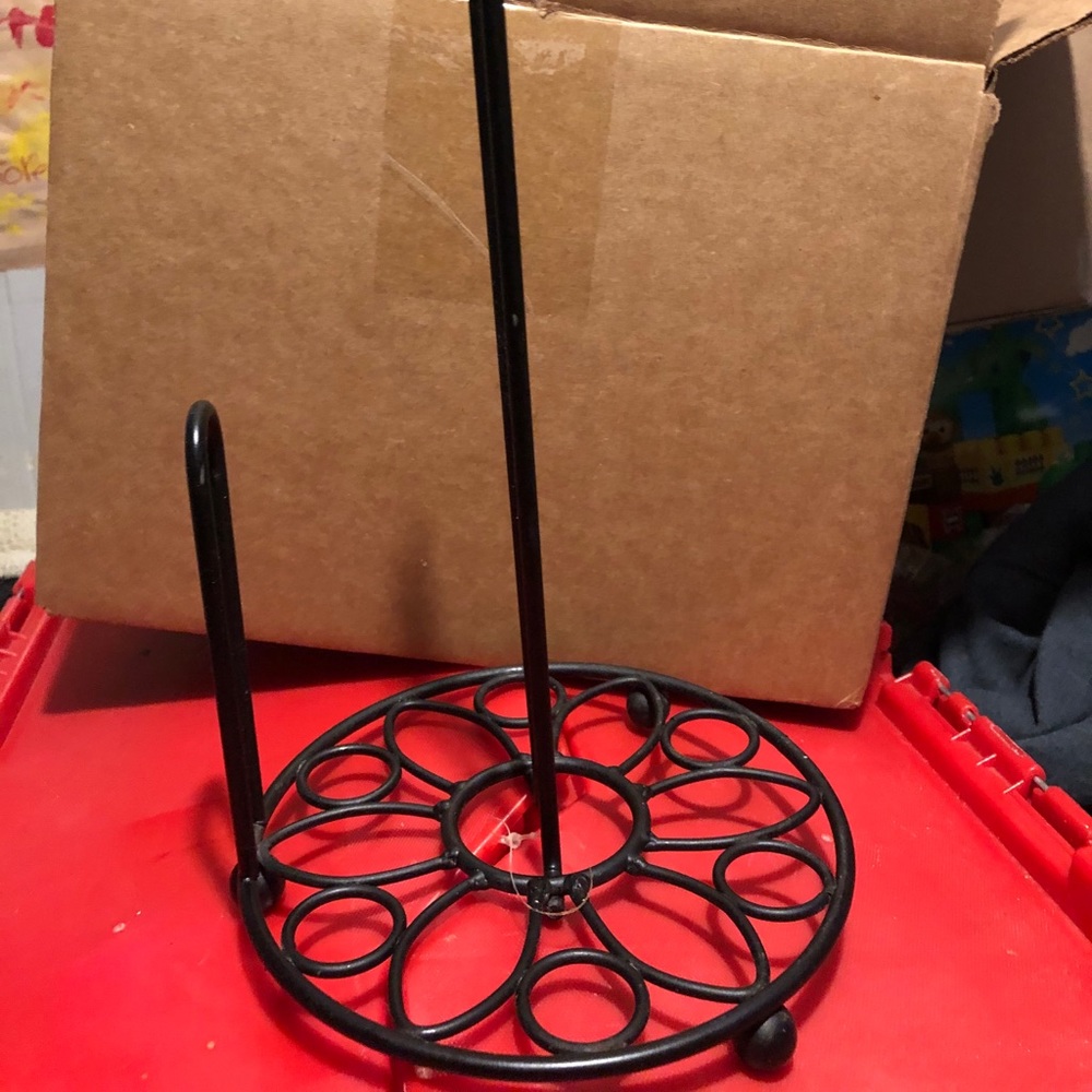 Paper towel stand